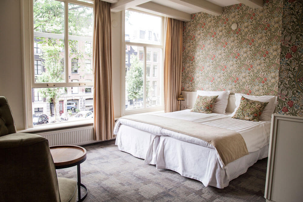 amsterdam-city-centre-family-hotel-room-1